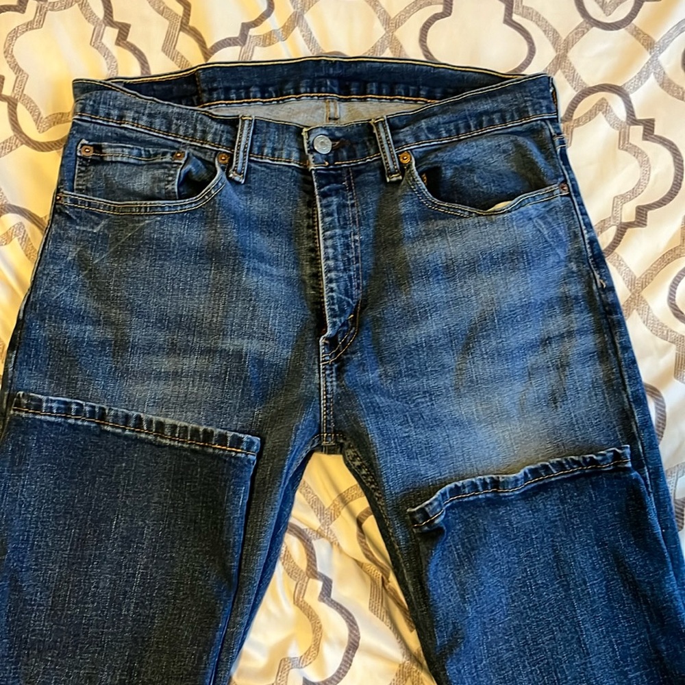 Levi 559 34x36 jeans, no flaws NWOT. Dark denim. Slimmer fit. No flaws.